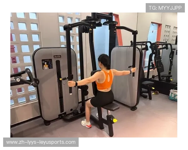 躺在圆形健身器材上做动作锻炼什么 躺在圆形健身器材上做动作锻炼什么